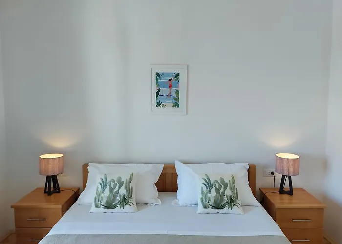 Luka 2 Гостьовий будинок Хвар