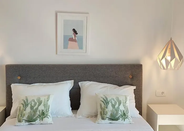 Luka 2 Гостьовий будинок Хвар