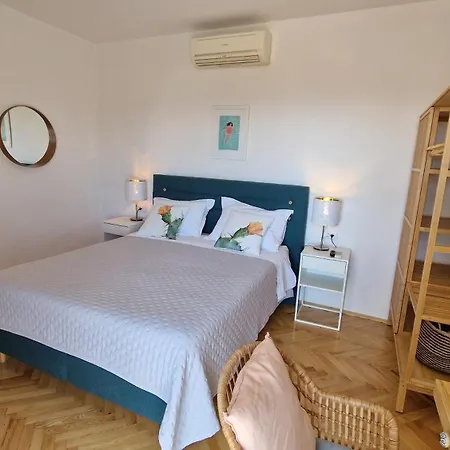 بيت ضيافة Luka 2 4*